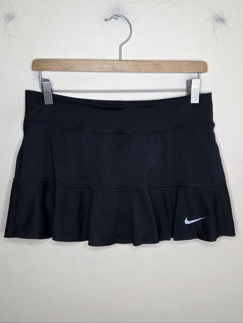 Nike Dri-Fit Black Ruffle Hem Sporty Athletic Skort Size Medium